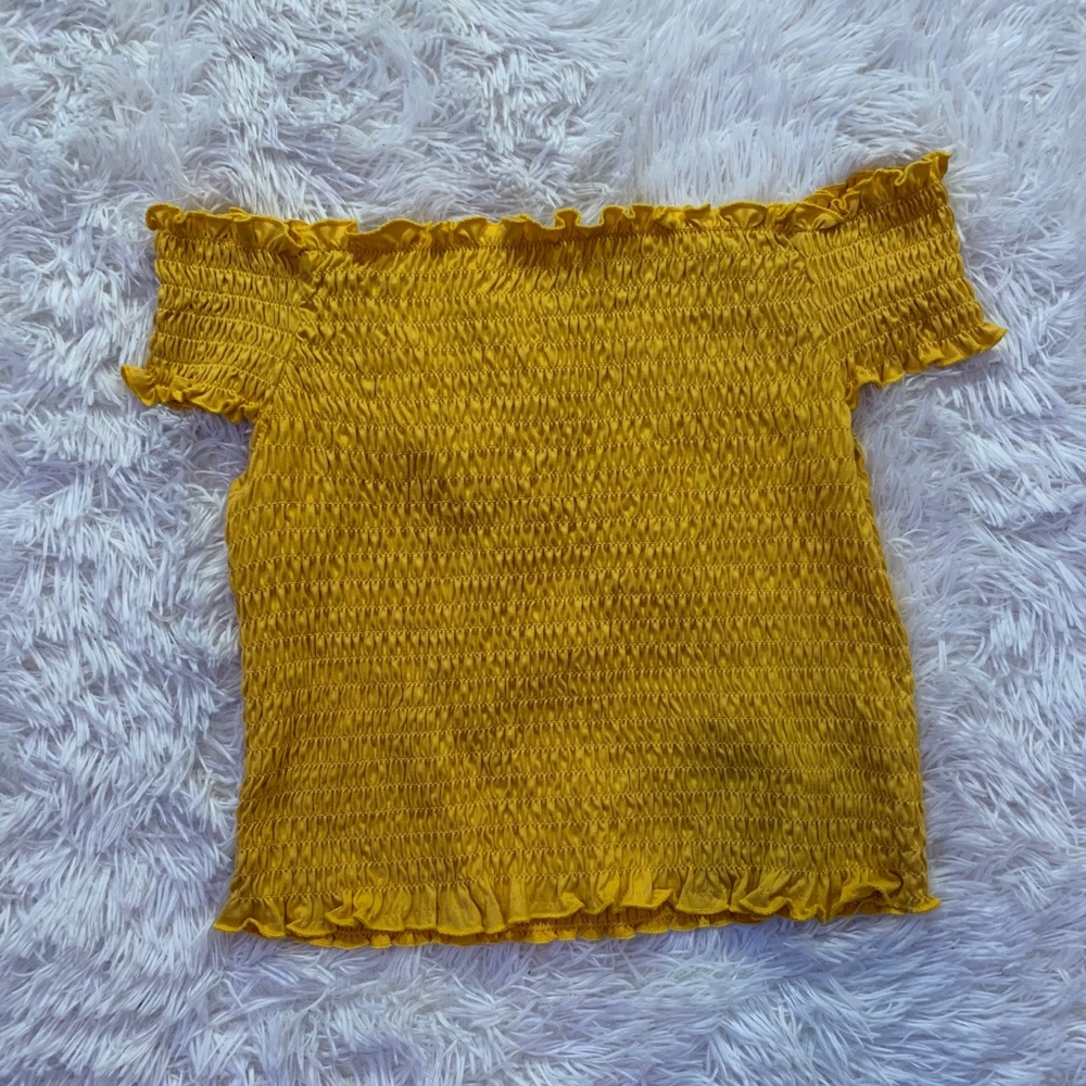 Yellow eye candy shirt!
